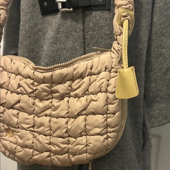 NWT Simply Southern Elegant Quilted Shoulder Bag in Tan - Picture 4 of 7